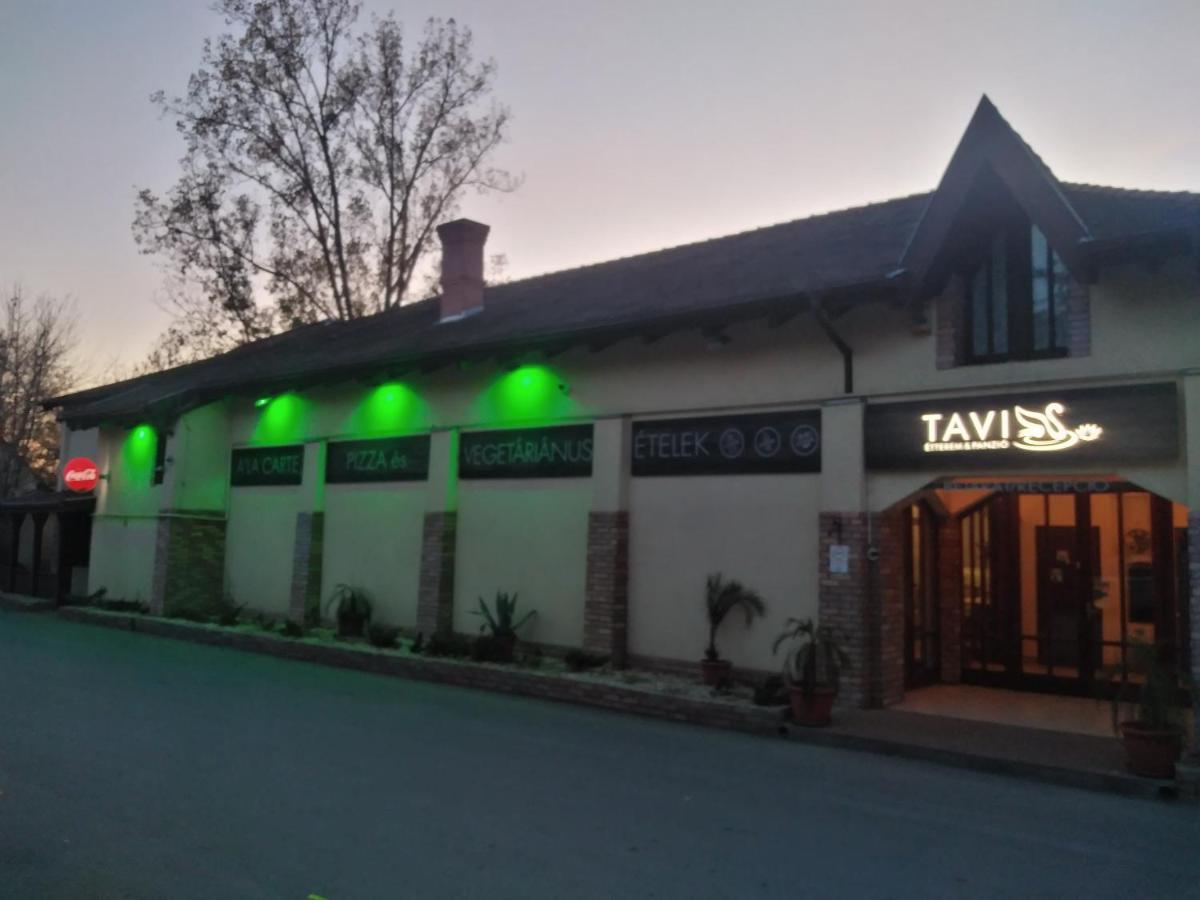 VeresegyházTavi Panzio Es Etterem住宿加早餐旅馆 外观 照片